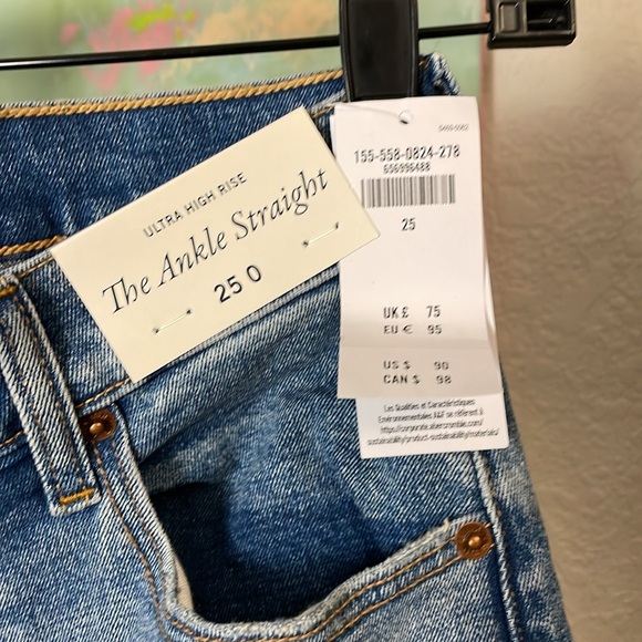 NWT The Ankle Straight A&F Jeans! - Picture 4 of 7
